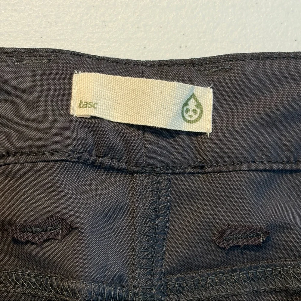 tasc Motion 9" short in deep indigo - Picture 8 of 15